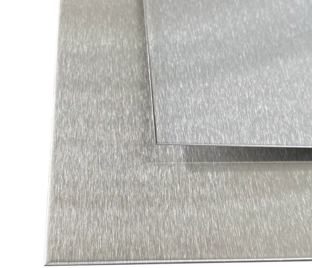 Edelstahlblech Oberflächen: Geschliffen, poliert, K240 und Leinenstruktur