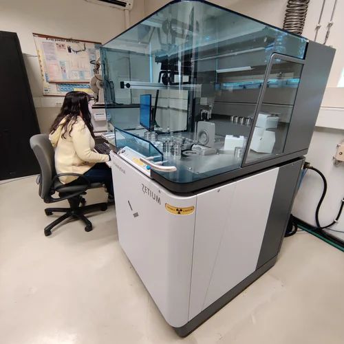 XRF Fluorescence Analyzer: Material Testing Device