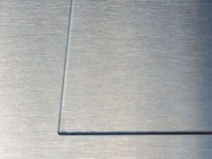 V4A Edelstahlblech 1.4404 und 1.4571: Säurebeständige Platten im Vergleich