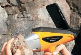 Handheld XRF: Mobile Fluorescence Analyzer
