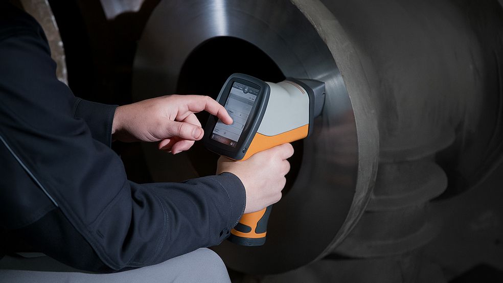 XRF Analysis: Fast Material Composition Scanner
