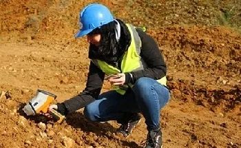 Portable XRF Analyzer: ElvaX Mobile Model